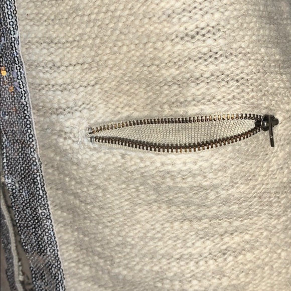 Banana Republic short sweater jacket with sequins - Picture 3 of 8